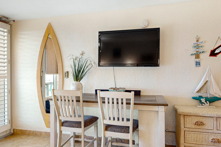 Room 4, Daytona Pirates Cove, Volusia
