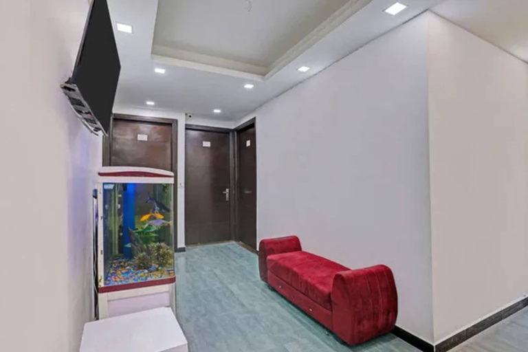 Lobby sitting area, Fabhotel The Royal Inn I, Delhi