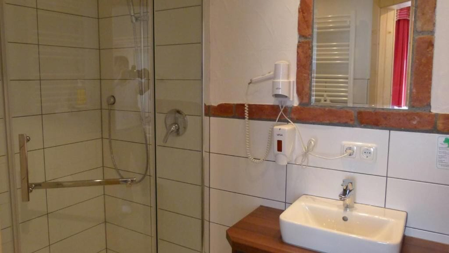 Bathroom 5, Landgasthof Entenwirt, Braunau am Inn