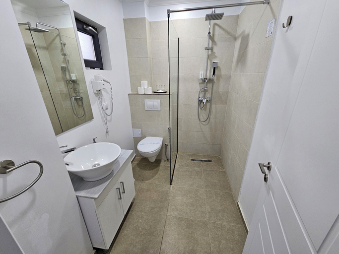 Bathroom 3, Hotel Ilinca, Mangalia