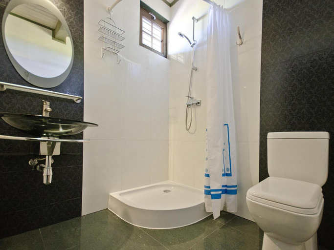 Bathroom 3, Tranquil Baltic Escape, Sławno
