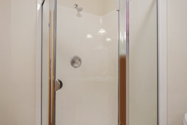 Bathroom 3, 1 Colonial Private Family Vacation Home features Bikes to Explore Sunriver by RedAwning, Deschutes