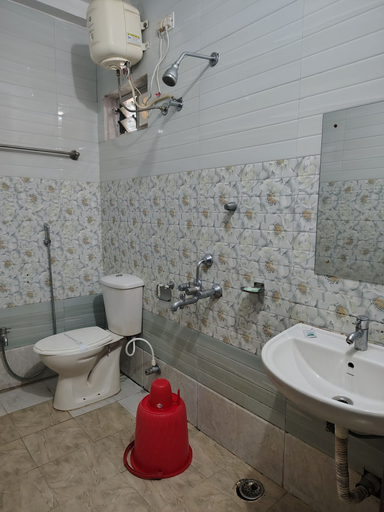 Bathroom 3, Hotel KP Salunki, Kandhamal