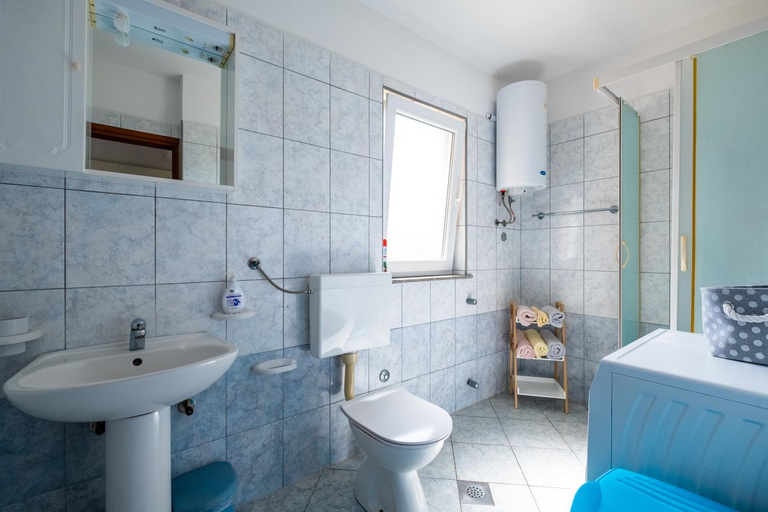 Shower 5, Apartment Ana, Medulin