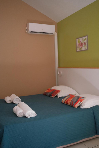 Bedroom 2, Village Creole, Les Trois-Îlets