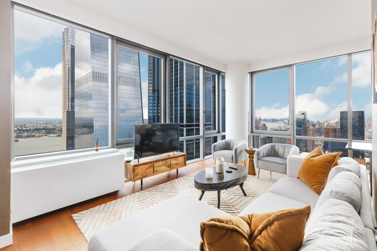 Living area 3, 2 bedroom luxury Empire State VIEW, New York