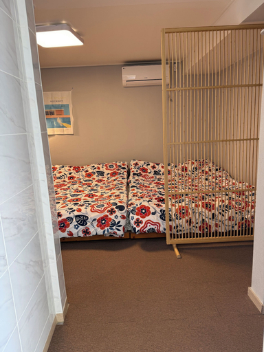 Room 5, Designers Stay Busan, Yeongdo