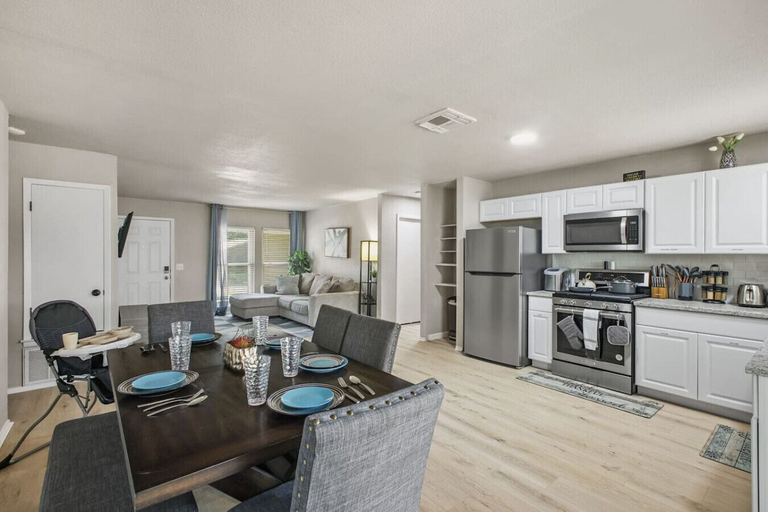 Interior 4, Cozy 3BR Home Family-friendly Near Attractions, Bexar