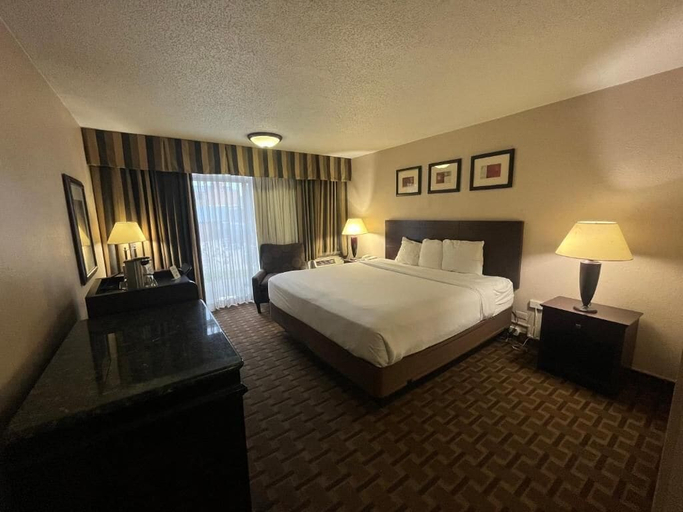 Room 2, Derby Hotel & Suites, Clark