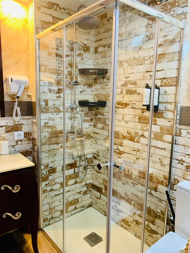 Bathroom 3, Hostal Casa Blanca, Sevilla