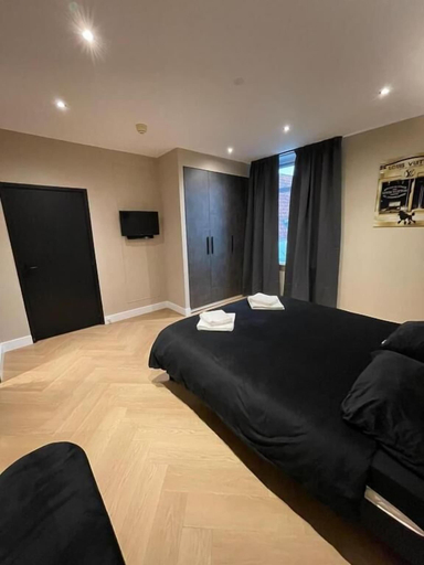Bedroom 5, Hotel 83, Amsterdam