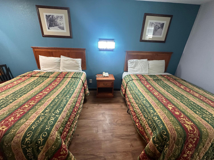 Bedroom 2, Executive Inn, Castro