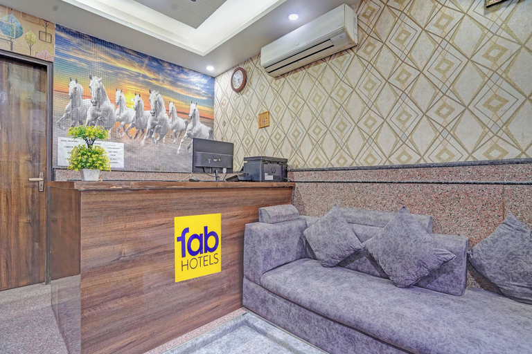 Reception 4, Fabhotel Broadway, Delhi