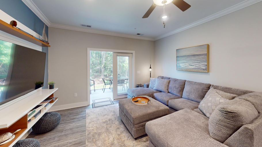 Interior 3, Crow Creek 1706, Brunswick