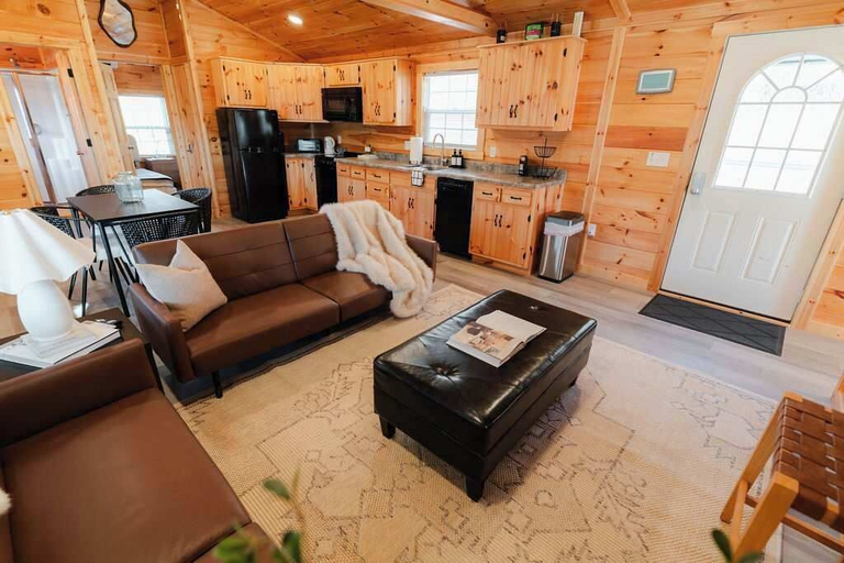 Living area 5, Cedar Wrapped Cozy Villa Cabin - 4 Miles From Trails, Hocking