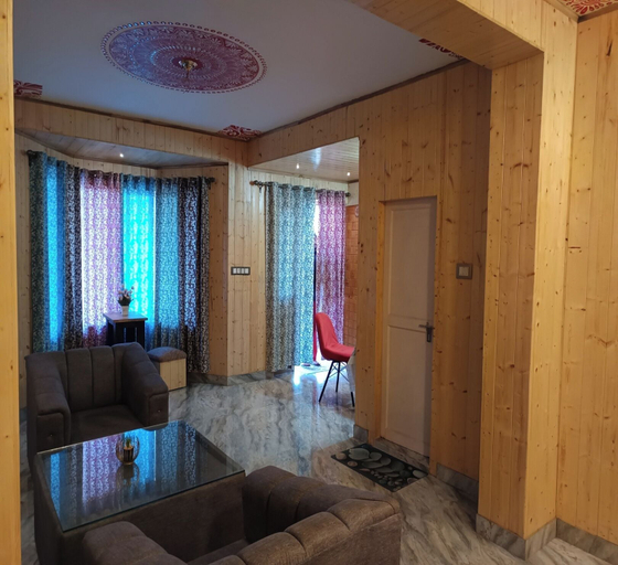 Room 5, Shree Guru Homestay, Nainital