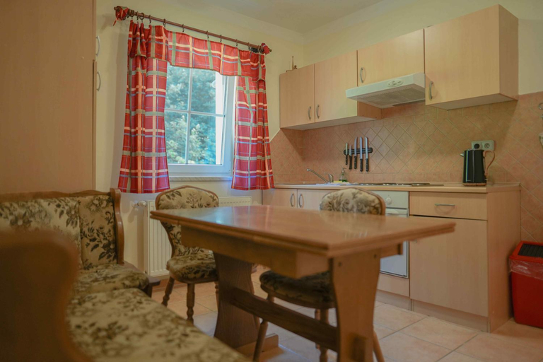 Others 4, Apartmany Lekarsky dum, Trutnov