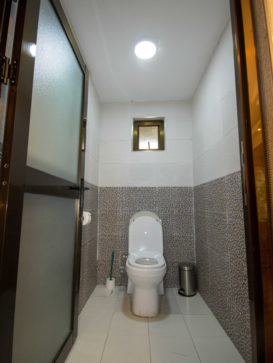 Bathroom 2, OLIVE LAKE ELEMENTAITA LODGE, Gilgil