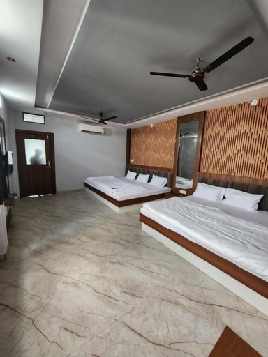 Room 4, Hotel Shree Sanwaliya, Ujjain