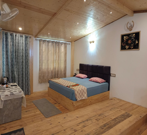 Room 3, Shree Guru Homestay, Nainital