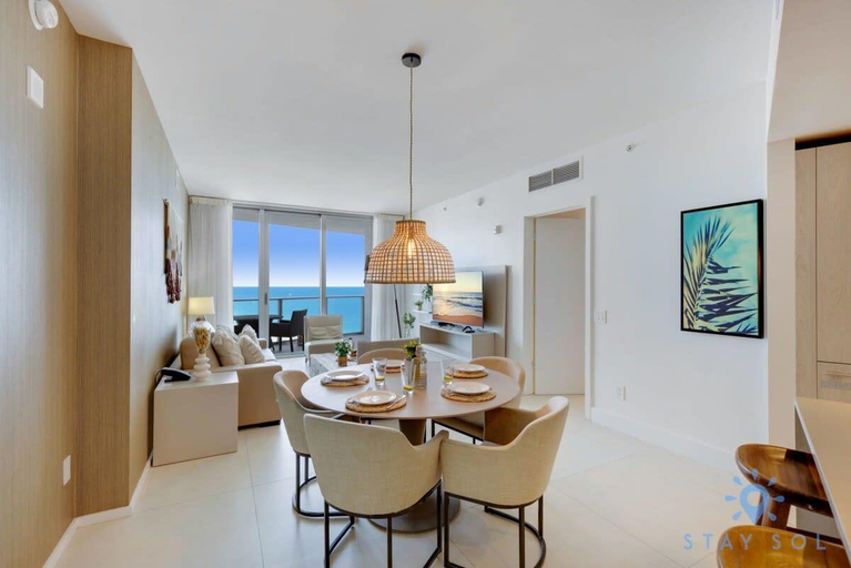 Food & Drinks 5, Insane Ocean View Balcony| Beachfront Resort+ Pool, Broward