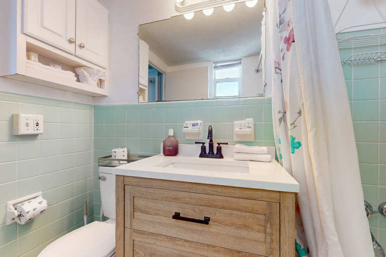 Bathroom 4, Daytona Ocean Jewels, Volusia
