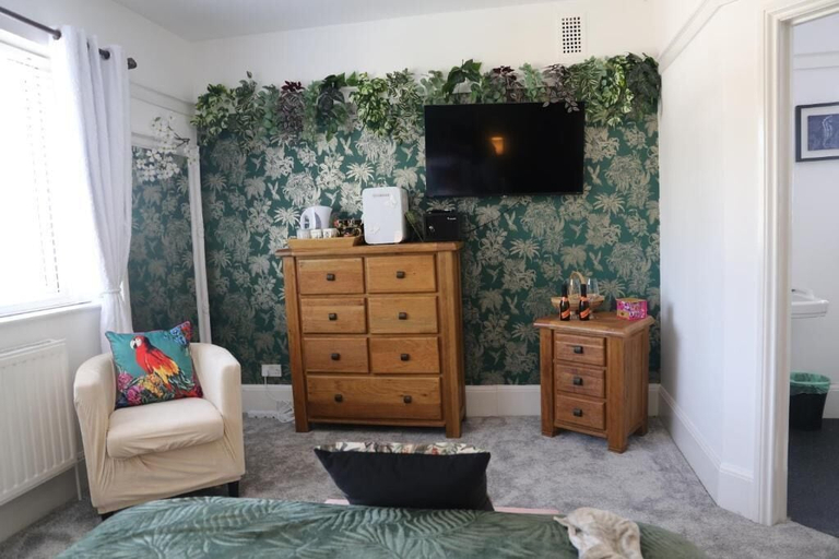 Room 2, West Ave Exeter, Devon