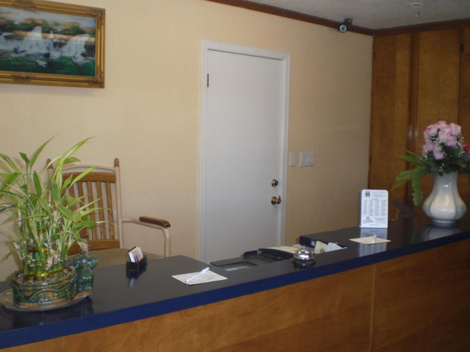 Public Area 2, Super 7 Inn-Siloam Springs, Benton