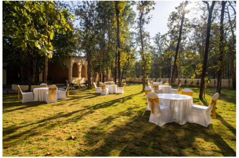 Outdoor banquet area, Citrus Prime Bandhavgarh Resort and Cott, Umaria