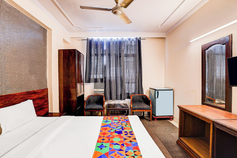 Room 5, Via Gold Palace, Delhi