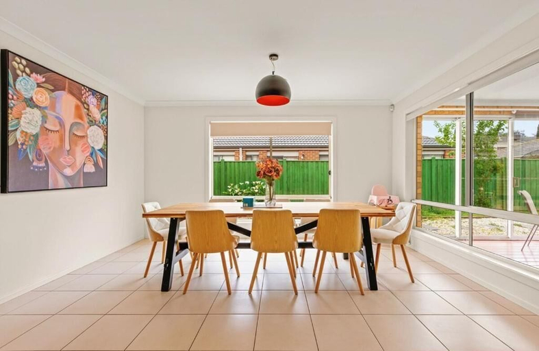 Dining, StayAU Modern Sanctuary Mins Ct&Airport, Melbourne