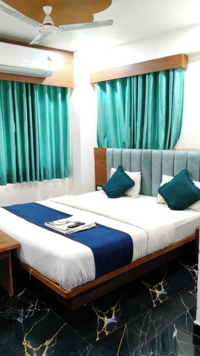 Room 4, Hotel New Vinayak, Ahmadabad