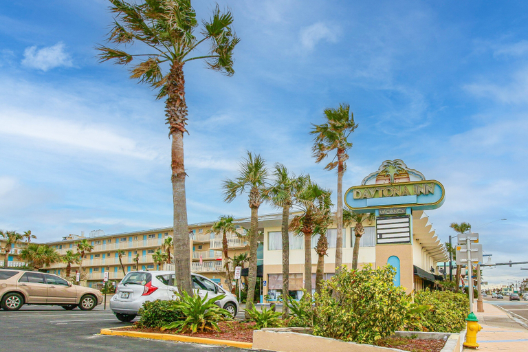 Exterior, Daytona Beach XI, Volusia