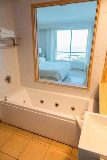 Bathroom 4, Hippocampus Concón Resort & Club, Valparaíso