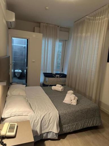 Bedroom 2, Hotel Annalisa, Rimini