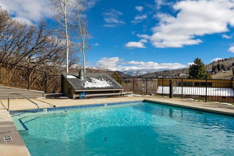 Pool 3, Central Aspen Condo Walk to Gondola & Ruby Park - LC5, Pitkin