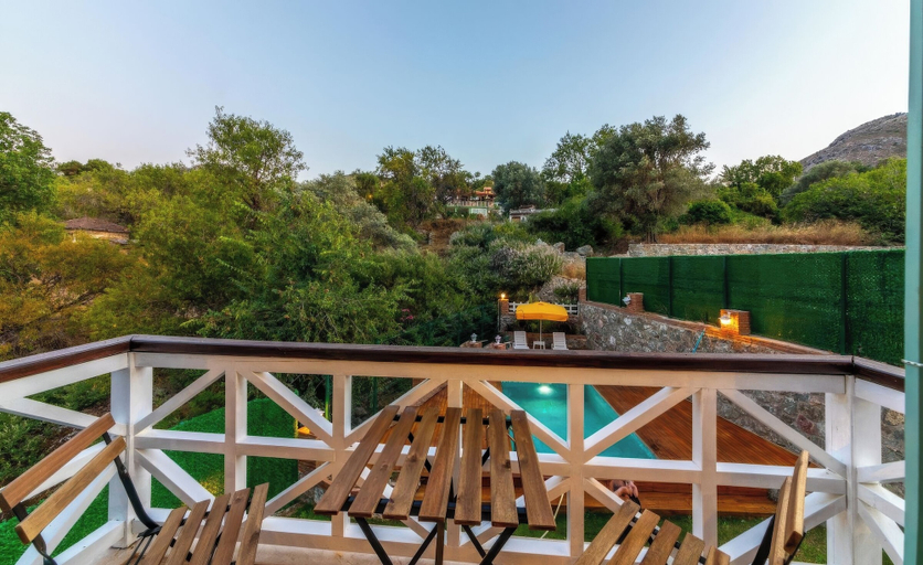 Outdoor dining 4, Villa Familia 2 Selimiye Daily Rentals, Marmaris
