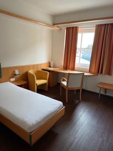 Room 5, Hotel Zur Alten Schule, Neunkirchen