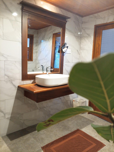 Bathroom 2, H3 Hilltop Heaven, Ella