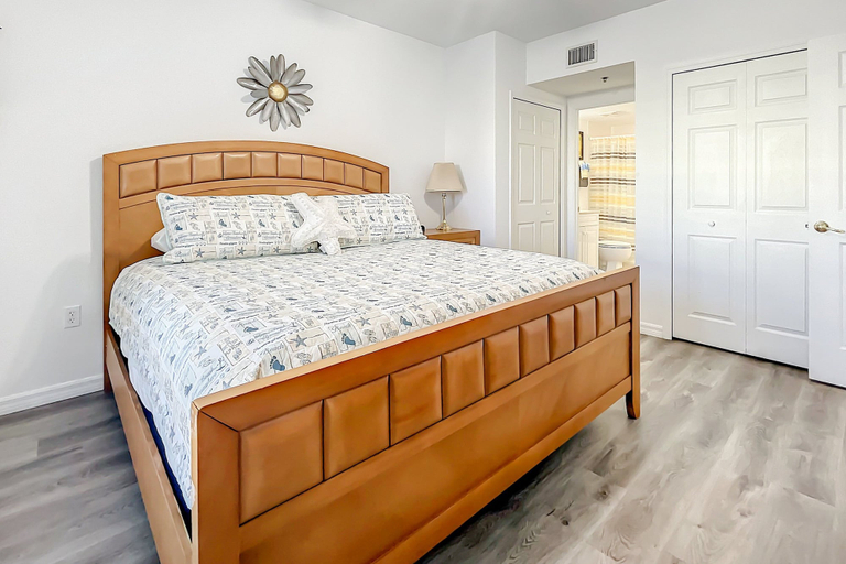 Room 4, Oceanwalk, Volusia
