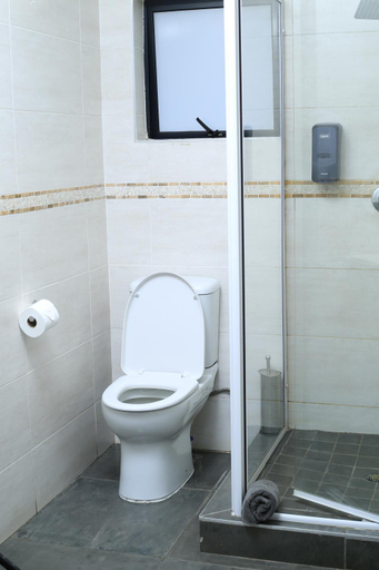 Bathroom 3, Green Side accommodation, Bojanala