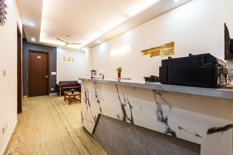 Public Area 2, Hotel Diamond Stay 10 minutes walking from Nizamuddin Railway Station, Delhi