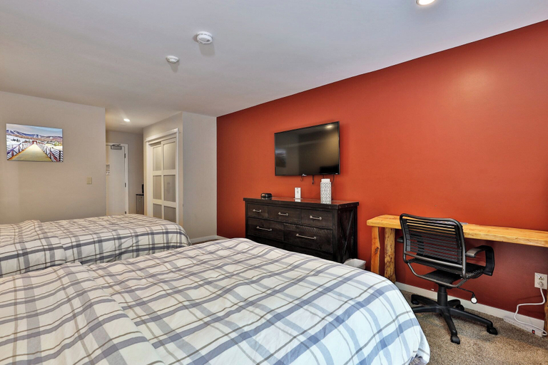 Room 2, Cozy Hotel Room Style Studio Condo With Pool, Rutland