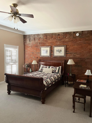 Bedroom 2, Eagles Nest Inn, Pike
