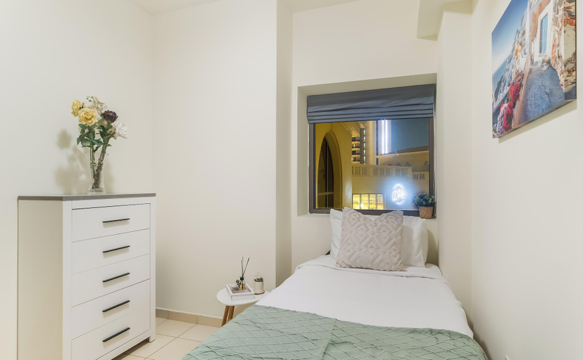 Room 2, Manzil - Luxury 3BR with Maids in JBR, Dubai