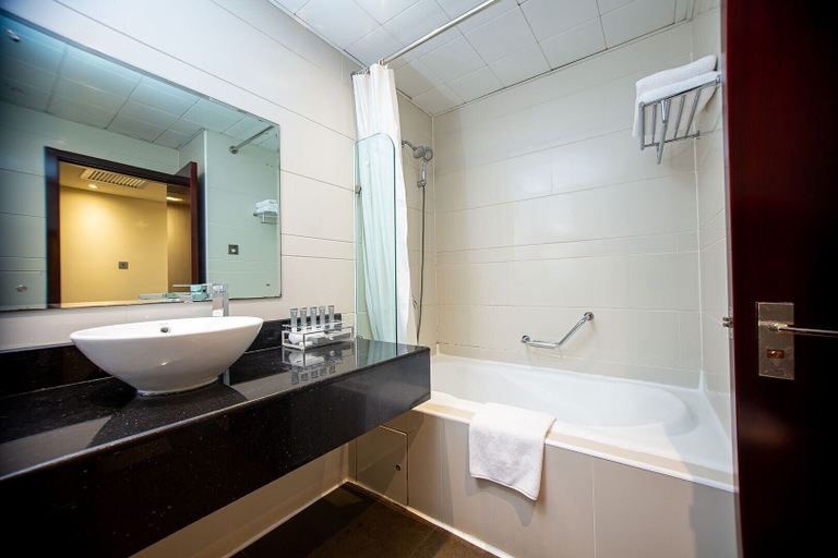 Bathroom 5, Lancaster Kumasi City, Kumasi