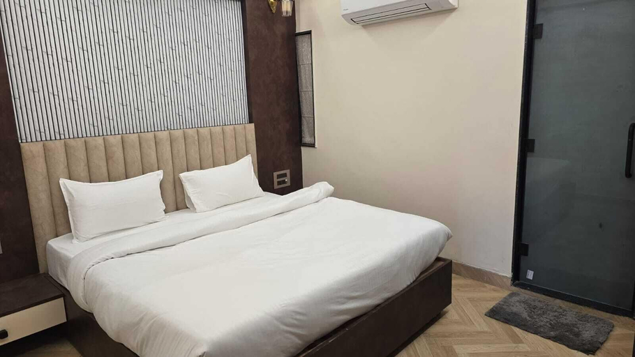 Room 2, Hotel Sunshine Palace, Varanasi