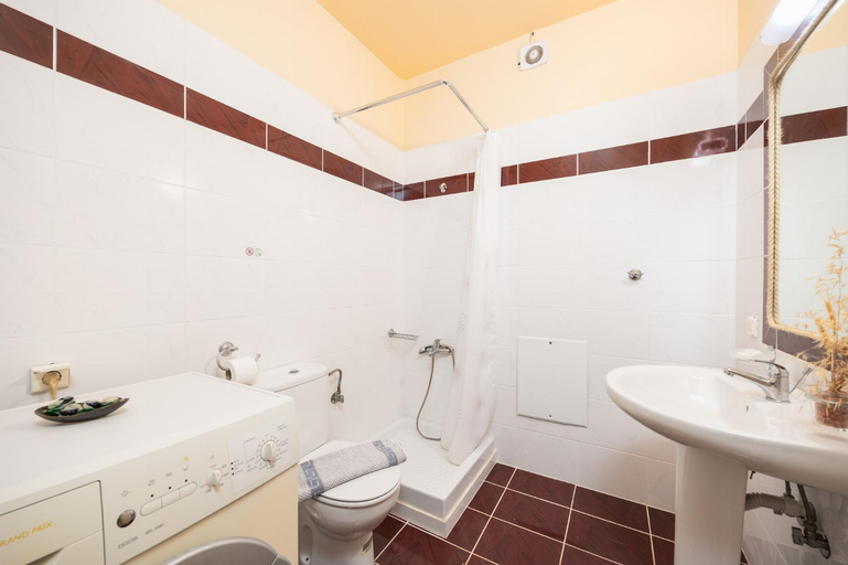 Bathroom 2, Villa Yvonne, Crete