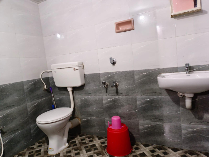 Bathroom, Geethas 4bedroom villa , Thrissur