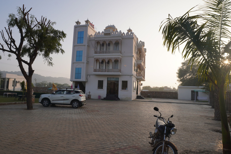 Parking 2, Eco Fort Resort, Dausa
